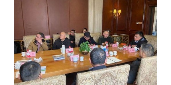 成都新農(nóng)村建設(shè)服務(wù)業(yè)發(fā)展論壇交流會(huì)成功舉辦！胡林副會(huì)長(zhǎng)的專題分享與蔣美榮會(huì)長(zhǎng)總結(jié)！
